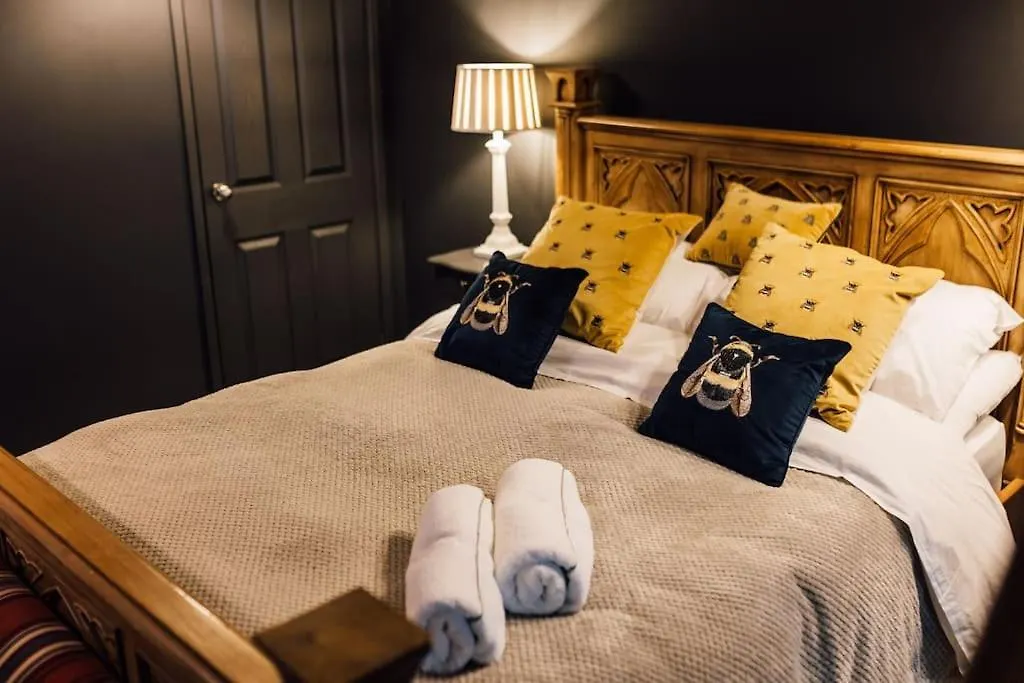 Hullidays》Old Town Luxury Cavern location